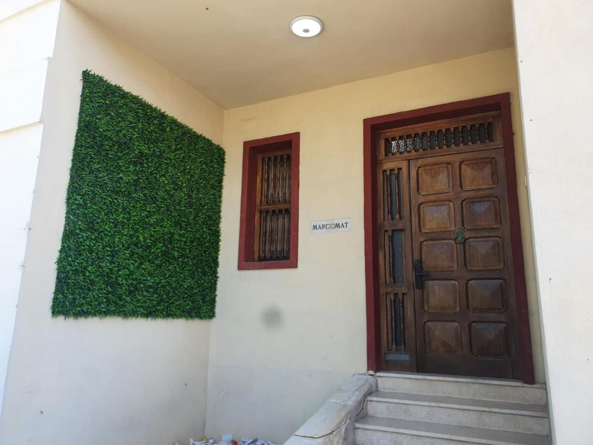 Ommi Hostel San Ġiljan Exterior foto